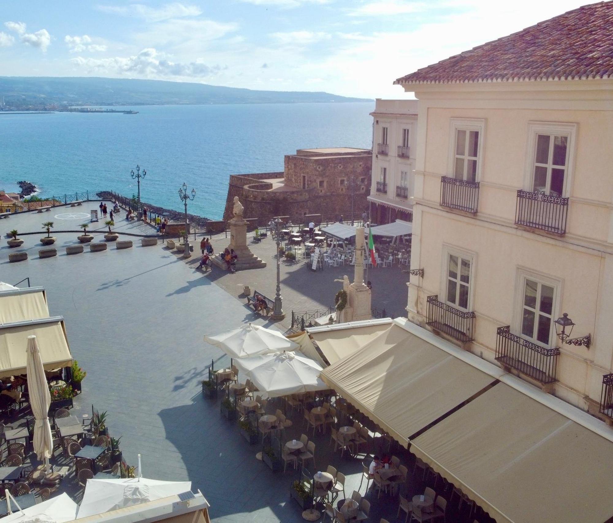 Hotel Della Piazza ปิซโซ ภายนอก รูปภาพ