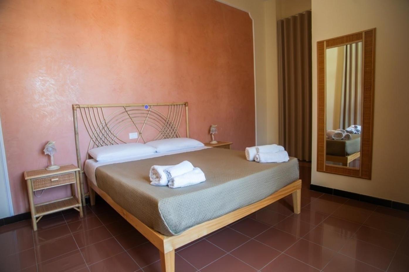Hotel Della Piazza ปิซโซ ภายนอก รูปภาพ